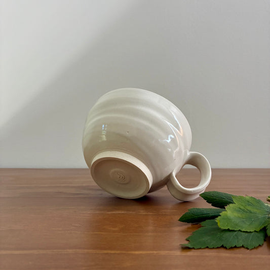 White Ripple Mug (with foot)