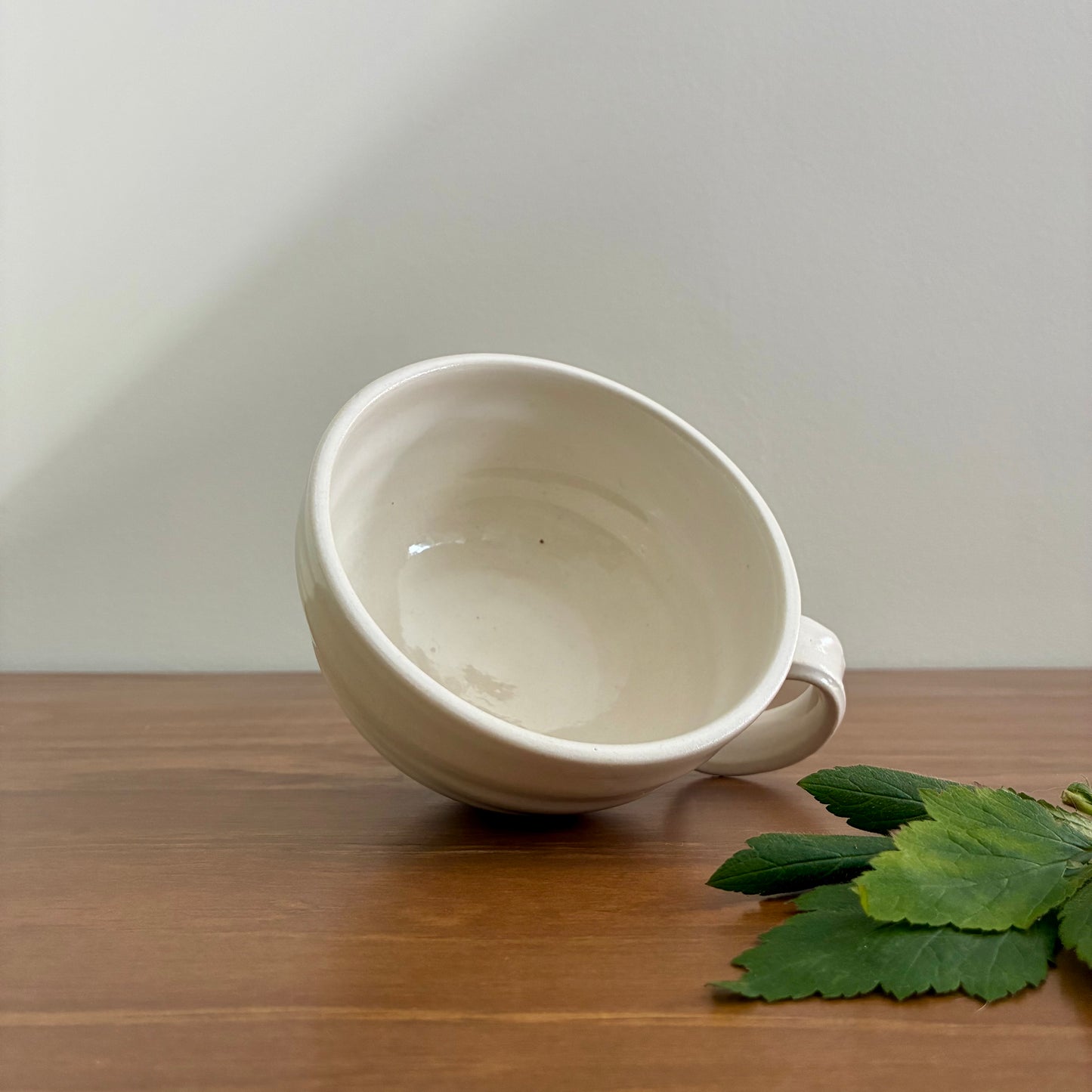 White Ripple Mug (with foot)