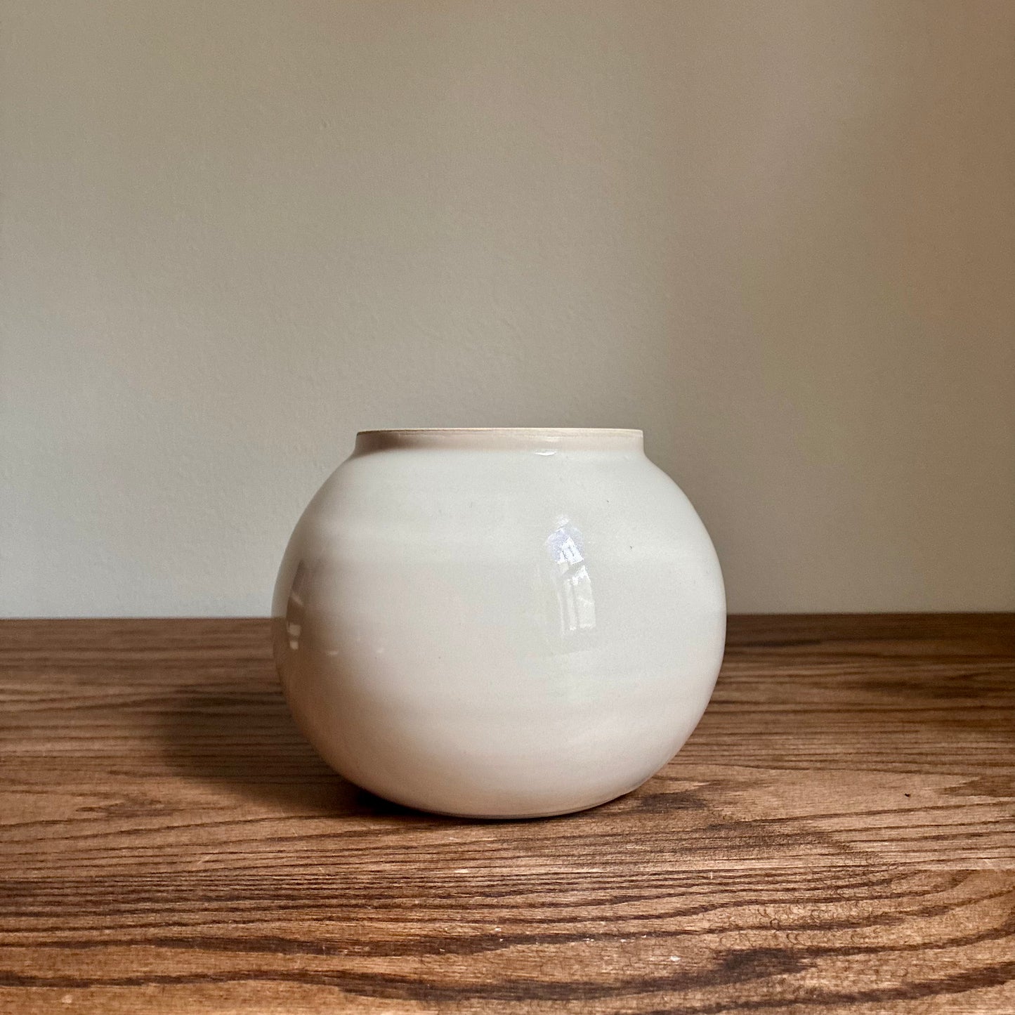 Medium Oval Vase (Flat-Bottomed)