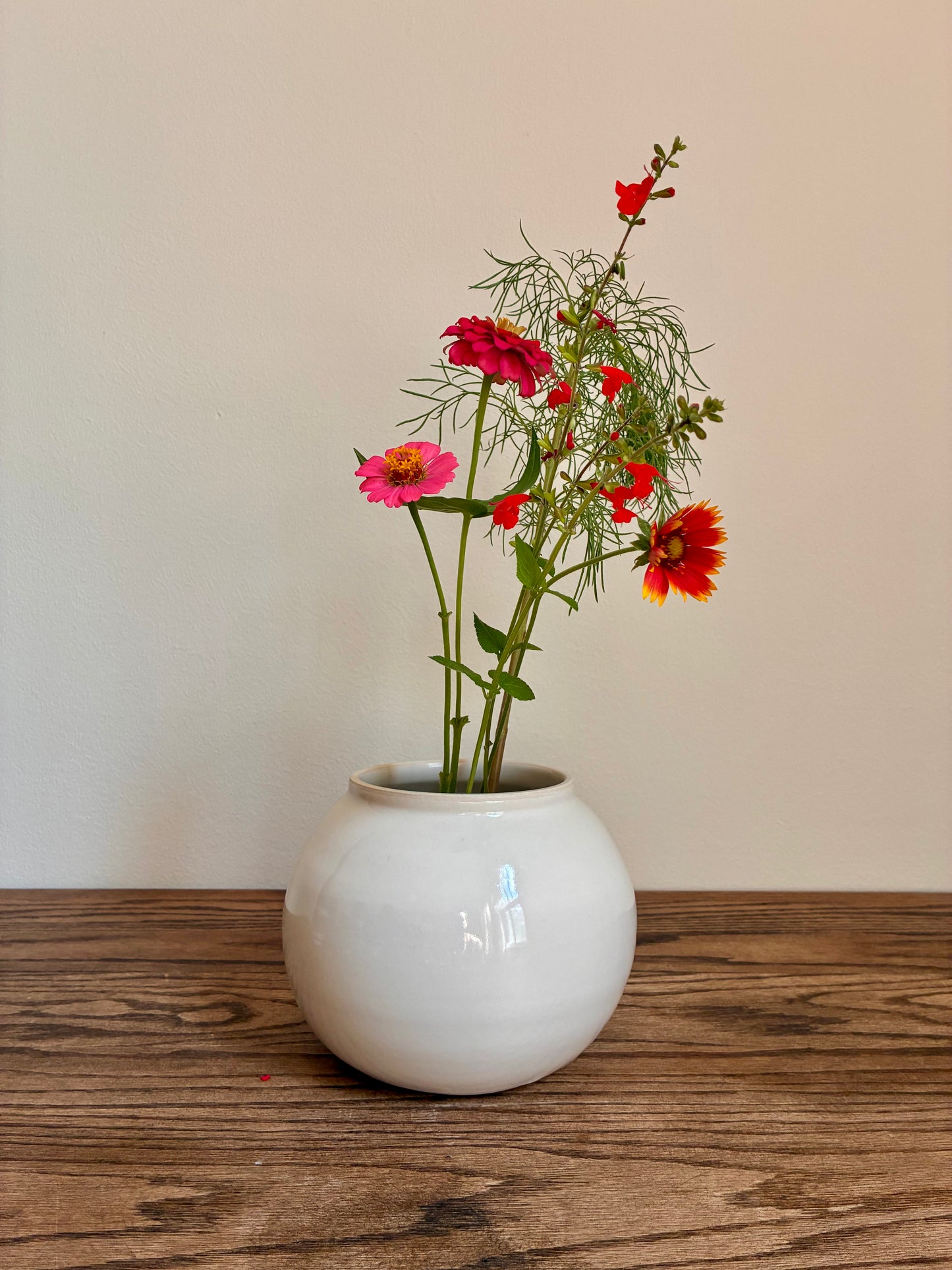 Medium Oval Vase (Flat-Bottomed)