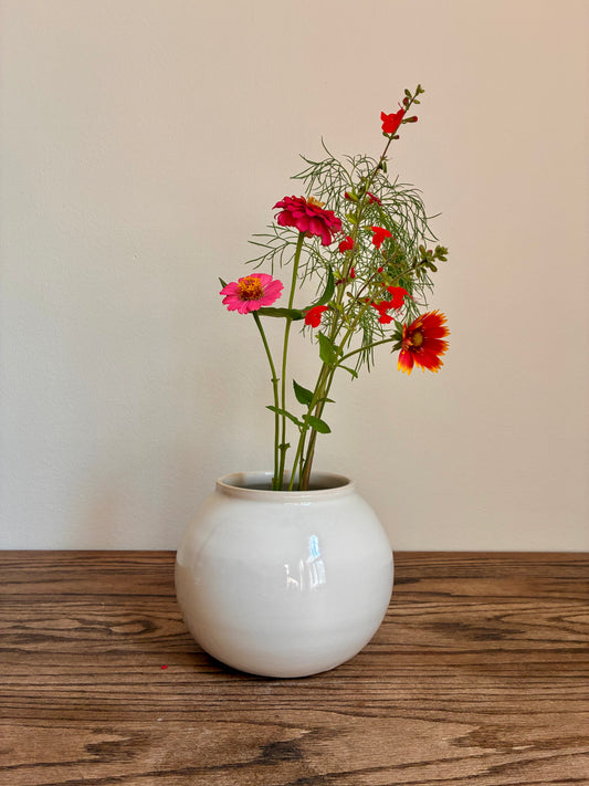Medium Oval Vase (Flat-Bottomed)